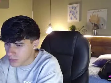 JulyWood – webcam model profile photo Image 4