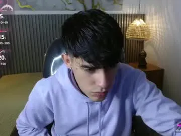 JulyWood – webcam model profile photo Image 8