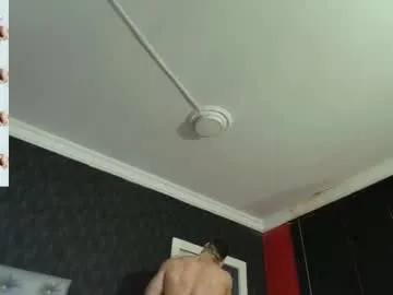 LauraFord – webcam model profile photo Image 16