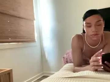 Alikams – webcam model profile photo Image 3