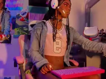 LauraCaruso – webcam model profile photo Image 15