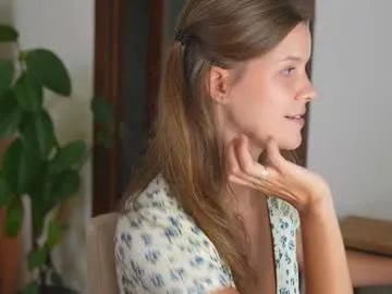 SeleneHart – webcam model profile photo Image 8