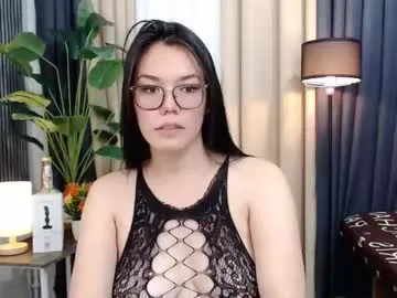 ZoeMurphy – webcam model profile photo Image 5