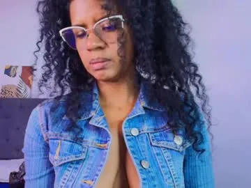 AmyBelmontt – webcam model profile photo Image 11