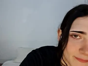 adelineefoxxx – webcam model profile photo Image 8