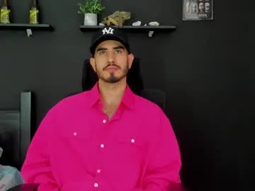 NaughtyNinaX – webcam model profile photo Image 3