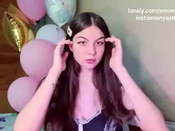 LauraJean – webcam model profile photo Image 16