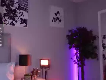 PrincessSnowAngel – webcam model profile photo Image 12