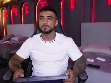 GiaRos – webcam model profile photo Image 6