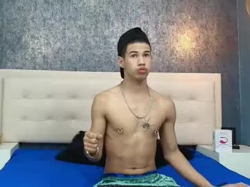 AprilXXS – webcam model profile photo Image 3