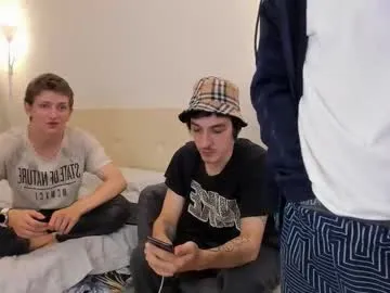 Olsuh – webcam model profile photo Image 10