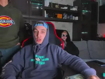 Olsuh – webcam model profile photo Image 19