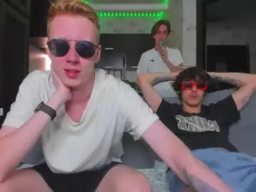 Olsuh – webcam model profile photo Image 4