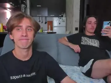 Olsuh – webcam model profile photo Image 5