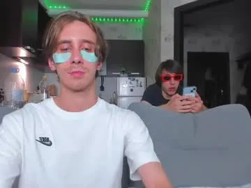 Olsuh – webcam model profile photo Image 6