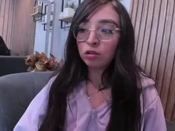 CassieGil – webcam model profile photo Image 15