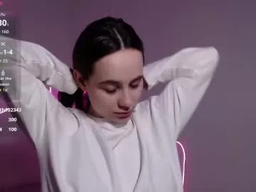 KiraHill – webcam model profile photo Image 17