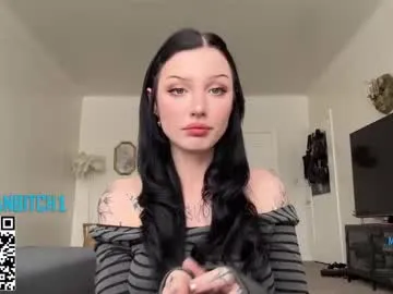 CARMIYNNA – webcam model profile photo Image 3