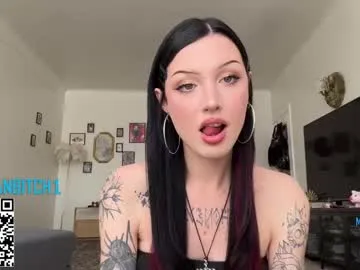 CARMIYNNA – webcam model profile photo Image 5