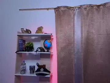 MrsKitten – webcam model profile photo Image 14