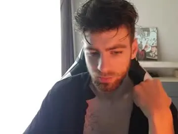 max04 – webcam model profile photo Image 3