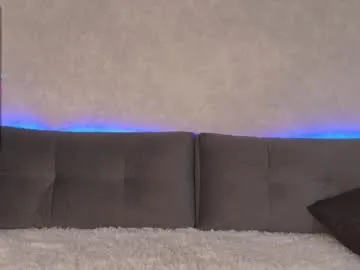 LaraMiller – webcam model profile photo Image 4