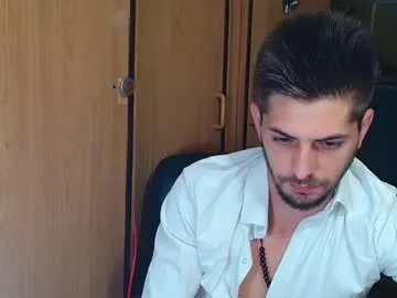 Olsuh – webcam model profile photo Image 10