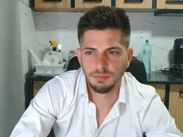 Olsuh – webcam model profile photo Image 4