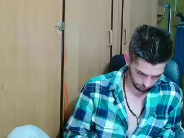 Olsuh – webcam model profile photo Image 9