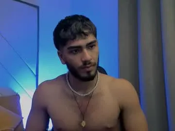 highlatin_guys – webcam model profile photo Image 9