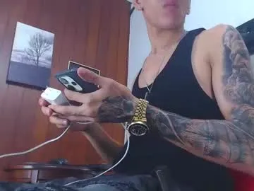 AntonioWest – webcam model profile photo Image 15