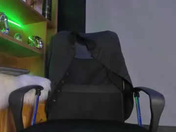 Emmy_Foxx – webcam model profile photo Image 9