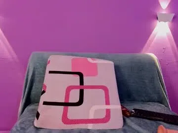 AmyBelmontt – webcam model profile photo Image 8