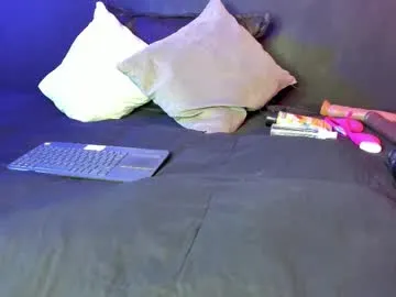 SkyLumen – webcam model profile photo Image 16