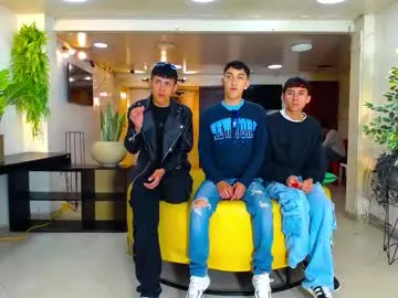 KaraNoir – webcam model profile photo Image 10