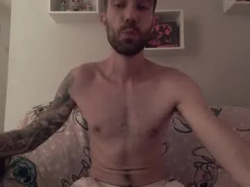 Zulyhenao18 – webcam model profile photo Image 9