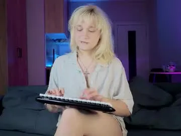 LillyPark – webcam model profile photo Image 13