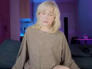 LillyPark – webcam model profile photo Image 15