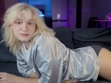 LillyPark – webcam model profile photo Image 7