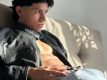 CristalAndDeimon – webcam model profile photo Image 7