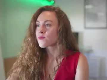 LillyPark – webcam model profile photo Image 5