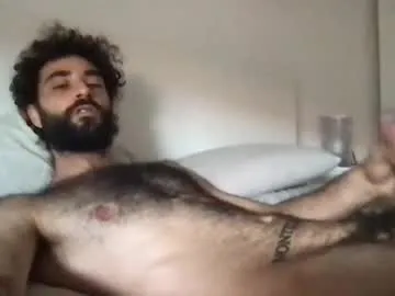 HugeTitties – webcam model profile photo Image 3