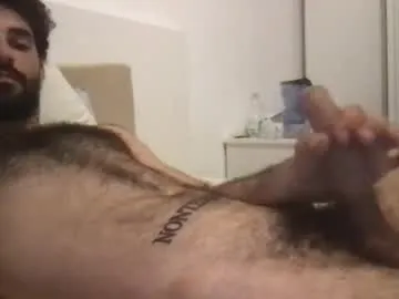 HugeTitties – webcam model profile photo Image 7