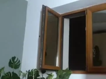 AmyBelmontt – webcam model profile photo Image 6