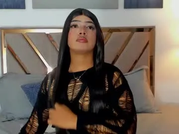 NikolleWilliams – webcam model profile photo Image 2