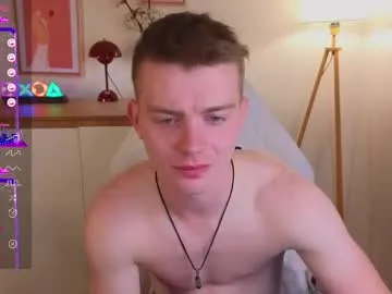 SariMiller – webcam model profile photo Image 3