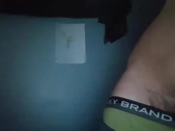 curlytwinkboy – webcam model profile photo Image 2