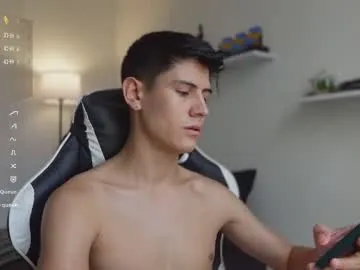 pizza_pa – webcam model profile photo Image 14