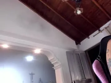 AlannaWeest – webcam model profile photo Image 8