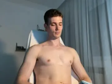 Amylewiss – webcam model profile photo Image 4